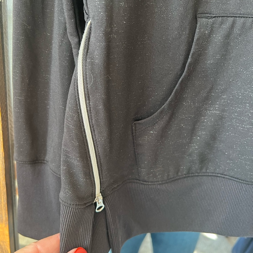 Aspire black and silver crewneck - Picture 5 of 7